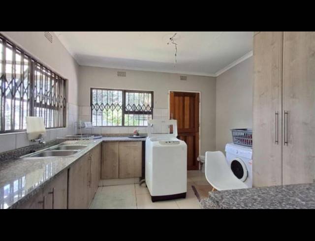 3 BEDROOM HOUSE FOR SALE IN SYMHURST